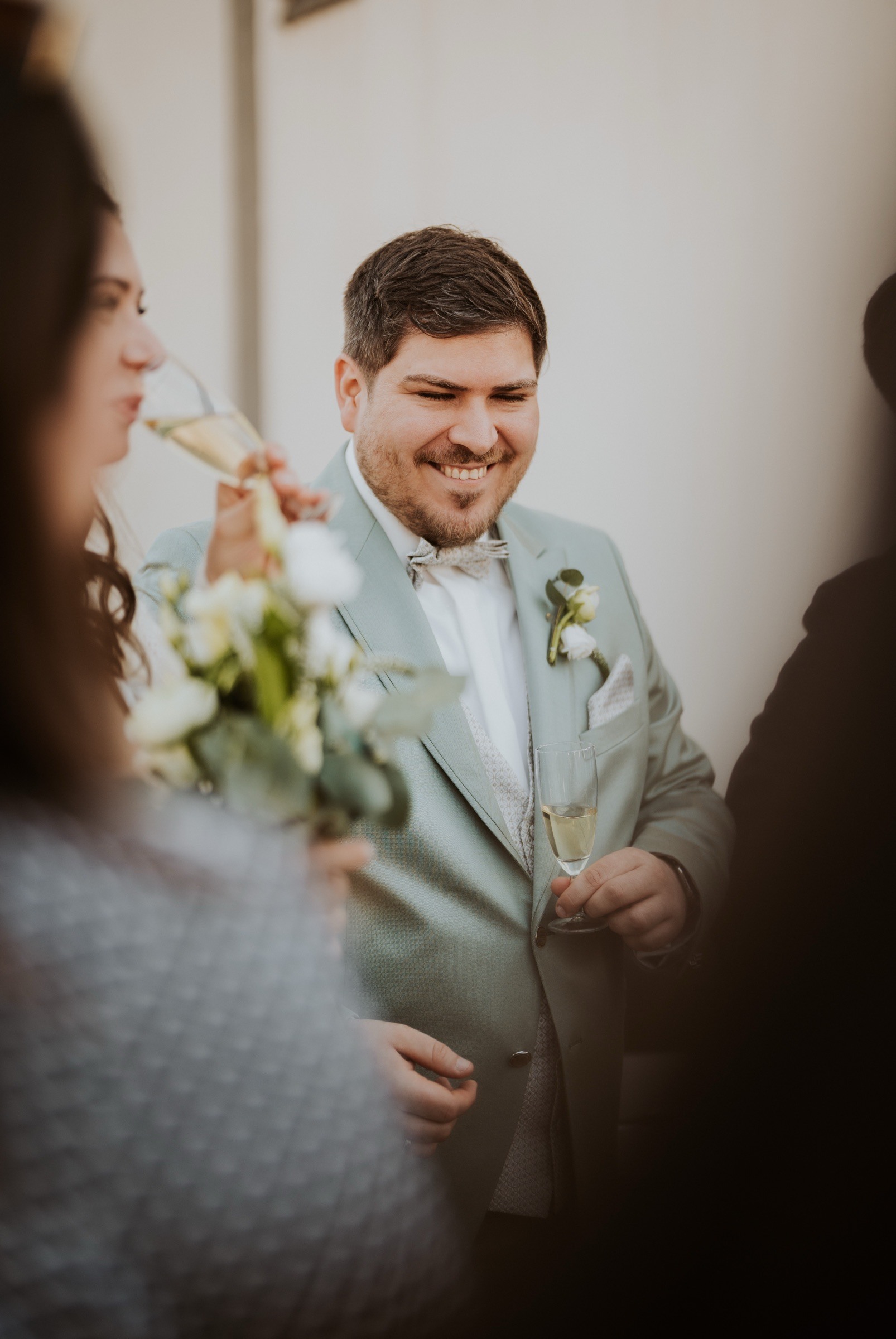 The groom getting ready.